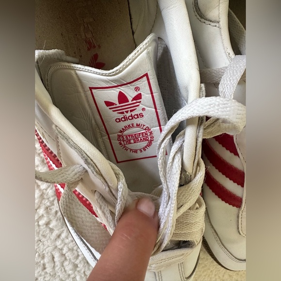 Adidas Samba OG Shoes. White and Red Sneakers Vintage Classic Design, size 10.5 - Picture 3 of 8